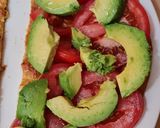 Foto del paso 3 de la receta: Sándwich omelette 🥪 relleno de ricotta, aguacate y tomate 🍅 🥑 🥚