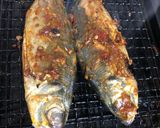 Foto langkah ke 3 dari resep Ikan bakar bumbu rujak pedas.