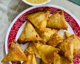 A picture of step 5 of Triangle mince samosa.