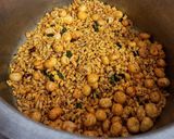 A picture of step 5 of Dhani Makhana Murmura Chivda.