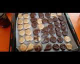 صورة لخطوة 3 من وصفة بسكوت سهل ولذيذ 😋🥯