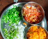 मिक्सवेज सूजी रोल (Mix veg suji roll recipe in Hindi) रेसिपी चरण 2 फोटो