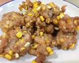 รูปขั้นตอนการทำที่ 4 ของ กุ้งหมูปั้นข้าวโพดทอด