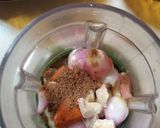 Foto langkah ke 1 dari resep Ayam Goreng Serundeng Kelapa & Lengkuas.