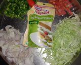 મેયોનિઝ વેજીટેબલ સેન્ડવીચ(Mayonnaise Vegetable sandwich recipe in Gujarati) રેસીપી સ્ટેપ1ફોટો