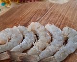 Foto langkah ke 1 dari resep Udang Balon Tanpa Tepung Kentang.