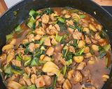 Foto langkah ke 8 dari resep Cah Ayam Jamur ala GM.