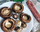 Foto del paso 1 de la receta: Setas rellenas de longaniza