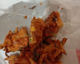 A picture of step 4 of Onion Pakoda.