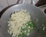 Foto langkah ke 3 dari resep Cauliflower fried rice.