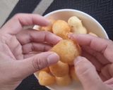 A picture of step 4 of Dahi vada.