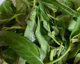 Foto langkah ke 1 dari resep Cah kangkung taoco.