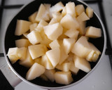 Foto del paso 1 de la receta: Bizcocho de manzana en sartén