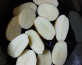 Foto del paso 4 de la receta: Pollo asado con patatas en olla de cocción lenta