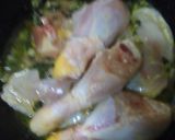 Foto del paso 2 de la receta: Pollo al verdeo con papas al natural