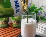 Foto langkah ke 3 dari resep 🍓Strawberry Matcha Latte 🍵.