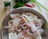 Foto del passaggio 1 della ricetta Spaghettone calamari e limoni😋