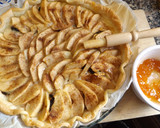 Foto del paso 4 de la receta: Tarta doble de manzana, natillas y mermelada dorada de melocotón