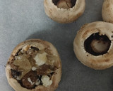 Foto del paso 4 de la receta: 🍄Champiñones rellenos de queso feta 🧀🇬🇷
