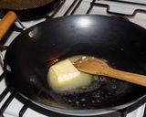 Foto del paso 2 de la receta: Merluza al wok (a la manteca de menta)
