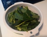 A picture of step 1 of Spinach stir fry.