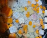 Foto langkah ke 2 dari resep Bubur udang kentang wortel tempe (MPASI).