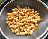 Foto del paso 2 de la receta: Guiso de garbanzos con cúrcuma y cominos