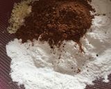 Foto langkah ke 3 dari resep Macaron - Red Velvet ft Tiramisu.