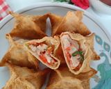 Foto langkah ke 5 dari resep Crab Rangoon / Pangsit Cheesy Crab.