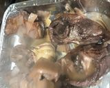 Foto del paso 7 de la receta: Paletilla de cordero al horno con cabeza de ajos y patata al horno
