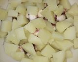 A picture of step 4 of Potato and octopus salad.