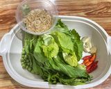 Foto langkah ke 1 dari resep Tumis Sawi Udang Rebon.