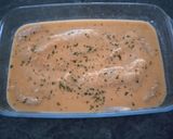 Foto del paso 7 de la receta: Filetes de merluza con gambones en salsa marinera
