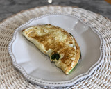 Foto del paso 3 de la receta: 🥚 Omelette de Claras, Espinacas y Levadura Nutricional 🥚