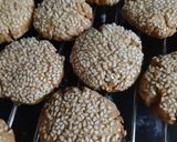 A picture of step 8 of Thandai Seasame cookies.
