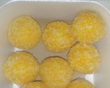 Foto langkah ke 4 dari resep Bola Bola Singkong Genyo Isi Gula Merah.