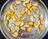 A picture of step 2 of Vada Pav Garlic Chutney.