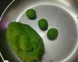 A picture of step 5 of Tri colour goli idli.