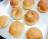Foto langkah ke 7 dari resep Roti Isi Coklat Simple.