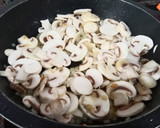 Foto del paso 2 de la receta: Risotto de secreto y champiñones