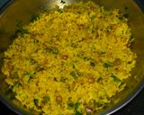 A picture of step 4 of Kanda Poha.