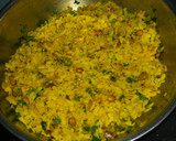 A picture of step 4 of Kanda Poha.