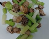 Foto del paso 2 de la receta: Fideua de potro y ajos tiernos (plato tipico valenciano)