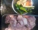 Foto langkah ke 1 dari resep Ayam goreng kremes.