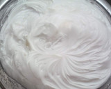 Foto langkah ke 2 dari resep Strawberry Oreo Milk Chiffon Cake .Krucils pasti suka.
