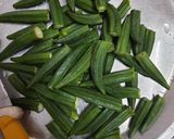A picture of step 1 of Bhindi ki sabzi.