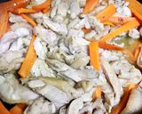 A picture of step 2 of Stir-Fried Chicken Pho.