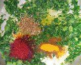 A picture of step 4 of Tamater palak chutney.