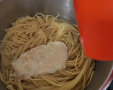 Foto del paso 2 de la receta: Pasta con salsa cremosa de salmón y bimi