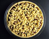 A picture of step 5 of Cherry Crumble Pie.